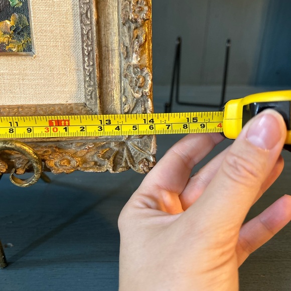 Signed “unknown” Vintage Framed Oil Painting, Girl With Big Eyes (Floral) - Picture 6 of 11